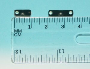 images Model F1004 FR4 Tag, Mount on Metal High Temperature 200C, 10x4mm, UHF 902-928 MHz passive RFID